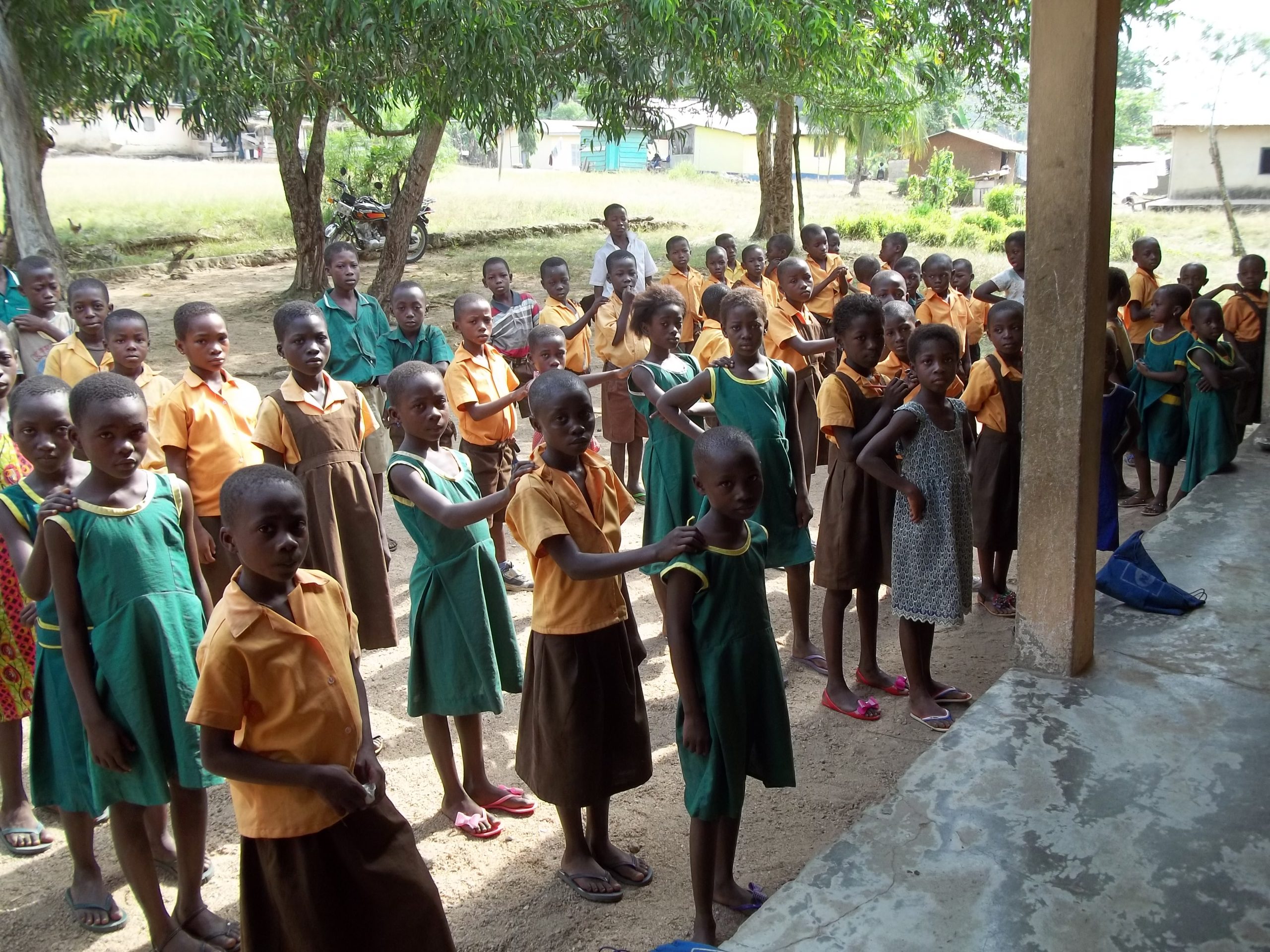 School Kids in Ghana are using our ART BOOK!